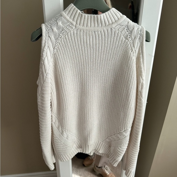 2/$20 H&M cold shoulder ivory knit sweater xs - Picture 4 of 4